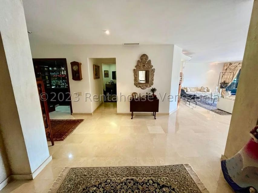 Apartamento (Planta Baja) en Venta en Colinas del Tamanaco, Distrito Metropolitano - 6
