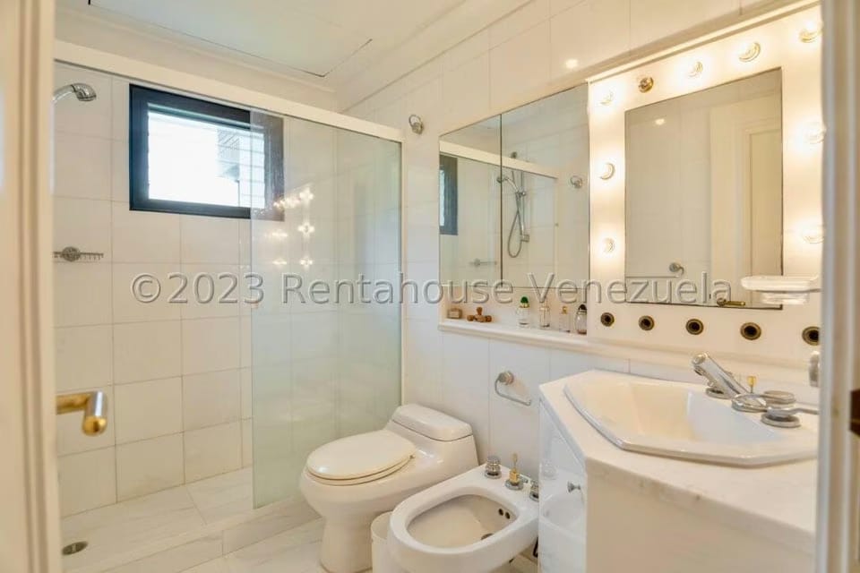 Apartamento (Planta Baja) en Venta en Colinas del Tamanaco, Distrito Metropolitano - 63