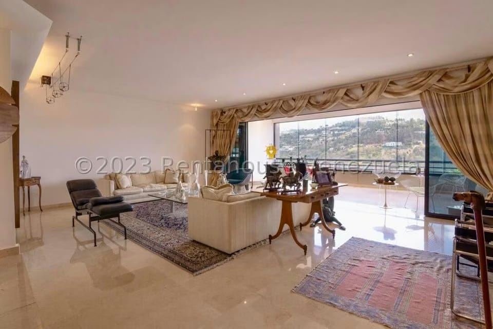 Apartamento (Planta Baja) en Venta en Colinas del Tamanaco, Distrito Metropolitano - 9