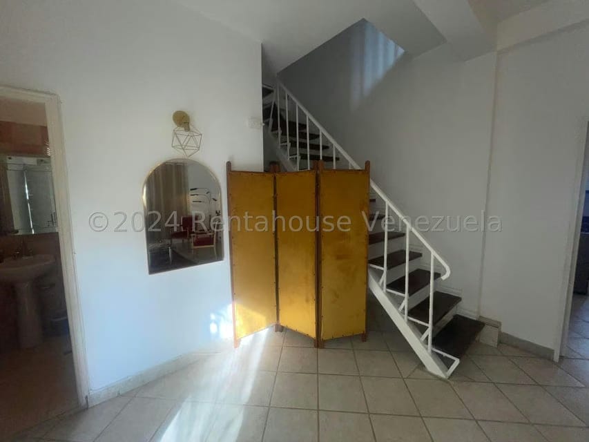 Anexo (Duplex) en Alquiler en Las Palmas, Distrito Metropolitano - 12