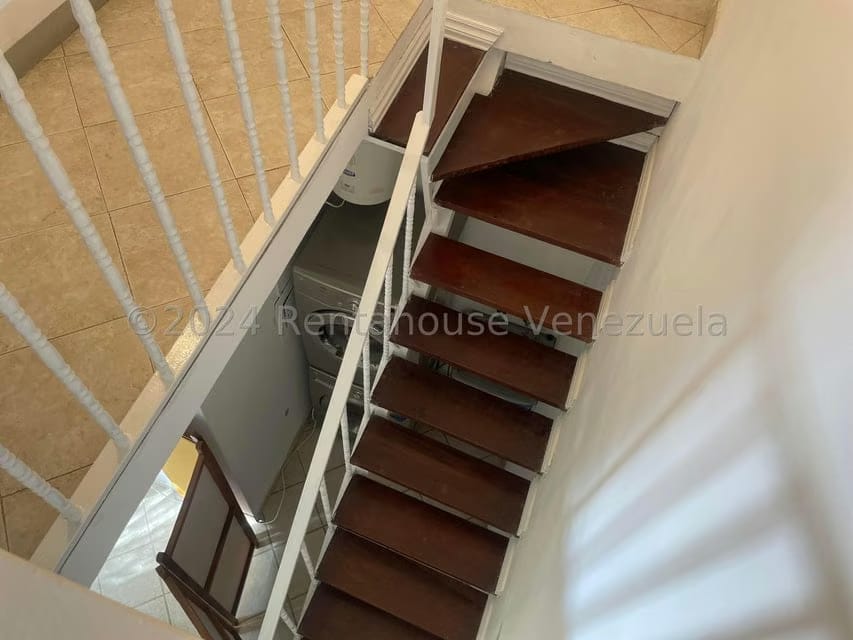 Anexo (Duplex) en Alquiler en Las Palmas, Distrito Metropolitano - 20