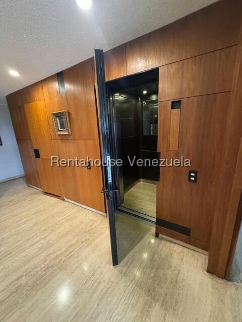 Apartamento (1 Nivel) en Venta en Los Chorros, Distrito Metropolitano - 6