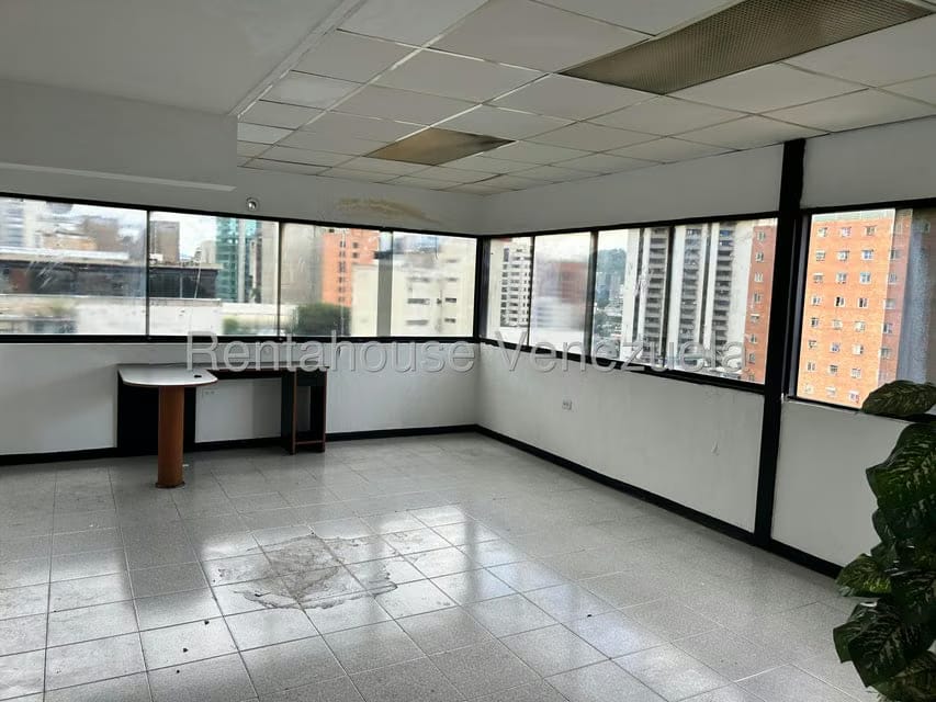 Comercial (Local Comercial) en Alquiler en Bello Monte, Distrito Metropolitano - 3