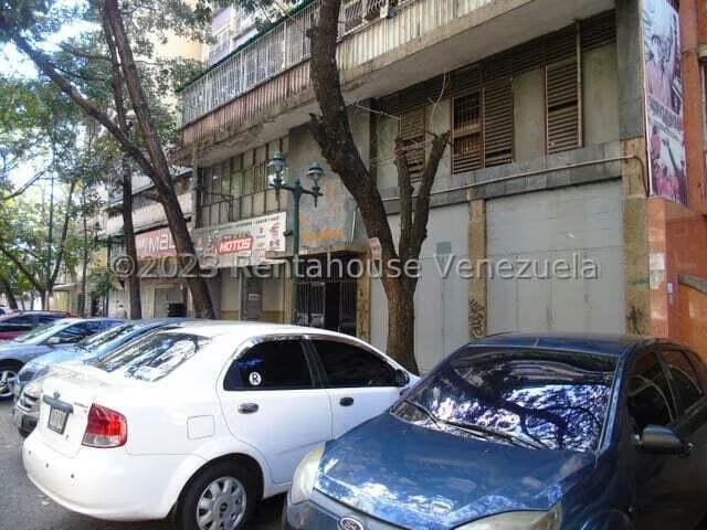 Comercial (Local Comercial) en Alquiler en Parroquia La Candelaria, Distrito Metropolitano - 3