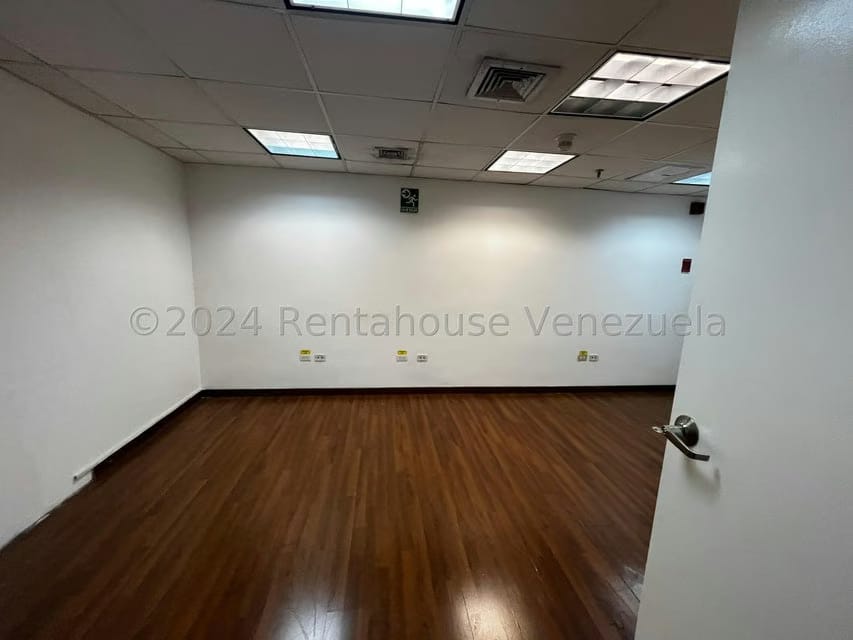 Comercial (Oficina) en Venta en El Bosque, Distrito Metropolitano - 12