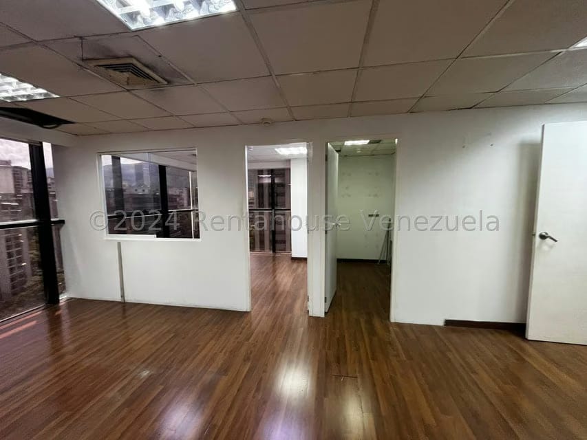 Comercial (Oficina) en Venta en El Bosque, Distrito Metropolitano - 3