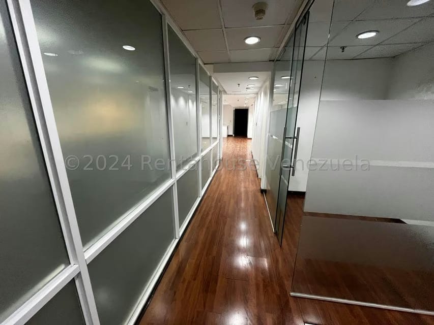 Comercial (Oficina) en Venta en El Bosque, Distrito Metropolitano - 25