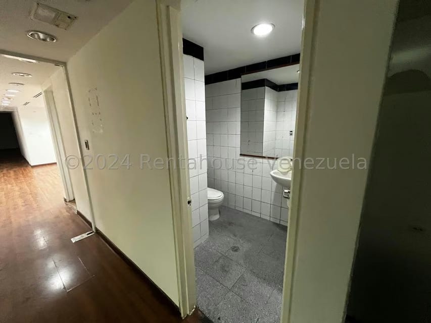 Comercial (Oficina) en Venta en El Bosque, Distrito Metropolitano - 26