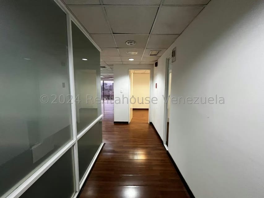 Comercial (Oficina) en Venta en El Bosque, Distrito Metropolitano - 8