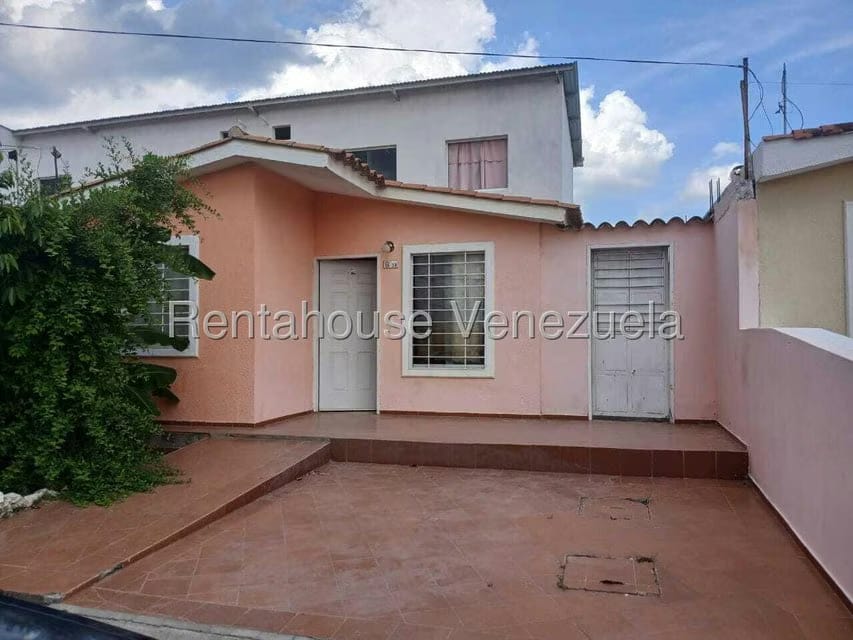 Casa (Duplex) en Venta en Hacienda Yucatan, Lara - 2