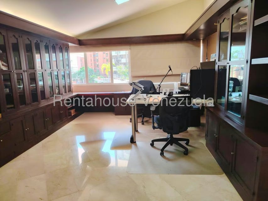 Casa (1 Nivel) en Venta en La Lago, Zulia - 11