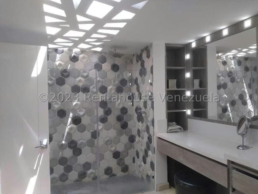 Casa (1 Nivel) en Venta en La Lago, Zulia - 35