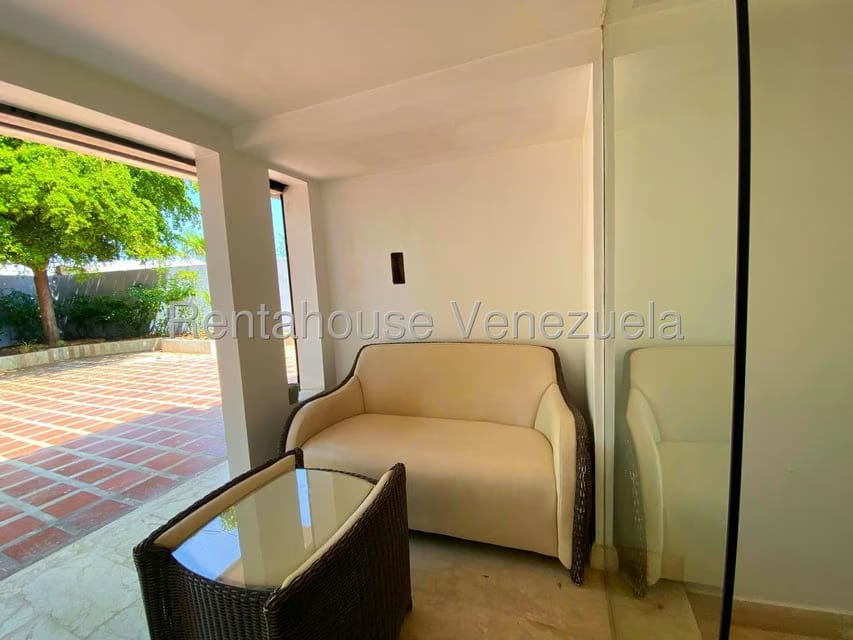 Casa (1 Nivel) en Venta en La Lago, Zulia - 36