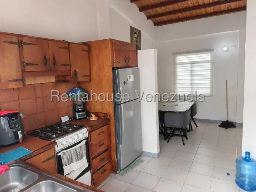 Casa (1 Nivel) en Alquiler en Los Cerezos, Lara - 16