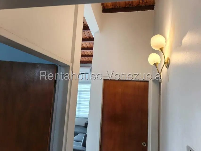Casa (1 Nivel) en Alquiler en Los Cerezos, Lara - 17
