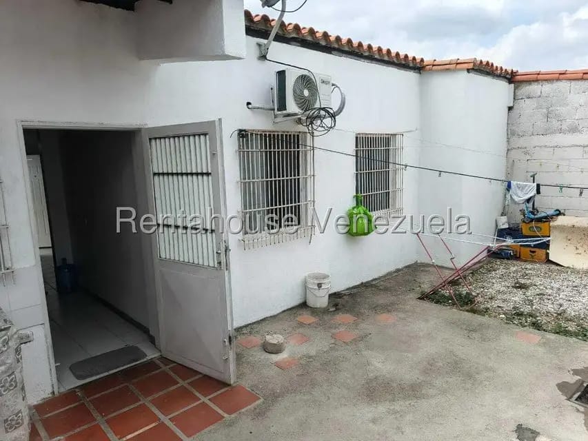 Casa (1 Nivel) en Alquiler en Los Cerezos, Lara - 24