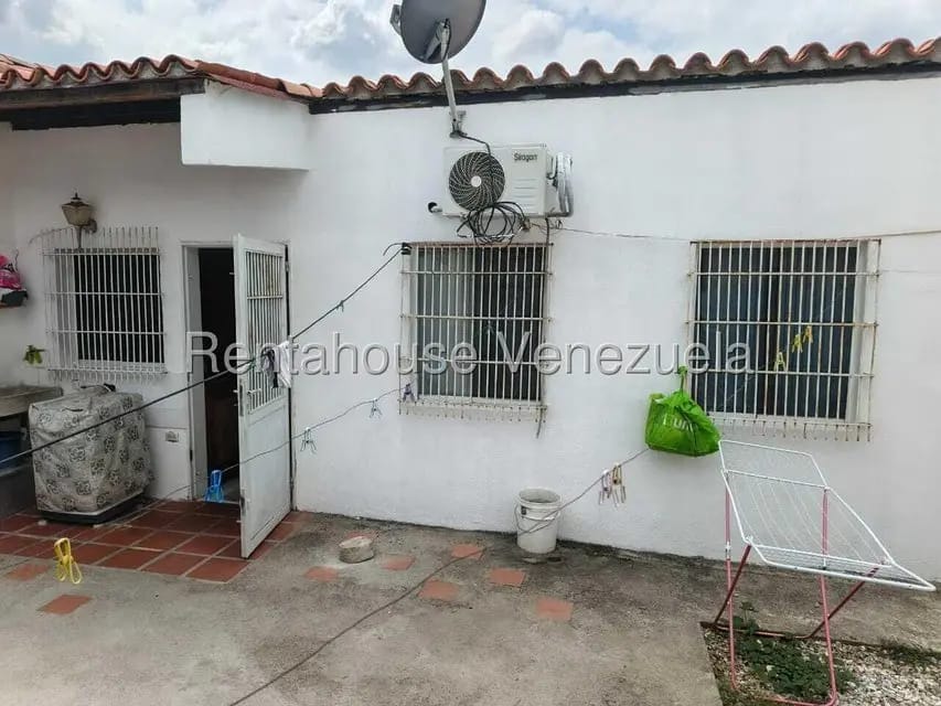 Casa (1 Nivel) en Alquiler en Los Cerezos, Lara - 25