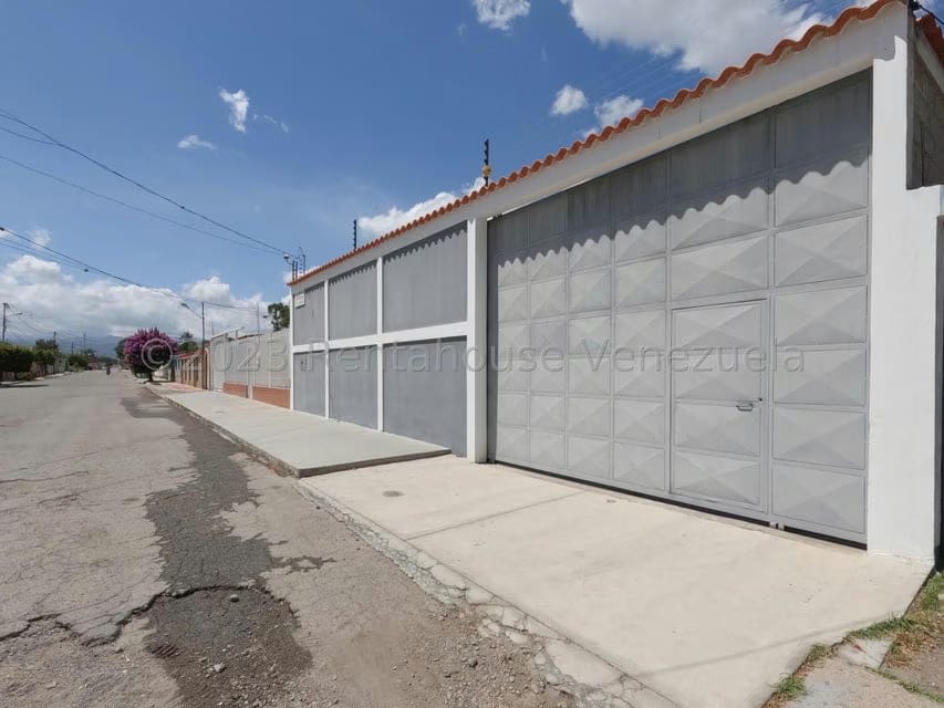 Comercial (Galpon - Deposito) en Venta en Parroquia Juan Bautista Rodriguez, Lara - 2