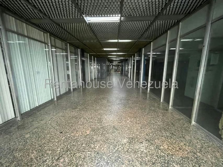 Comercial (Oficina) en Alquiler en Parroquia Catedral, Distrito Metropolitano - 2