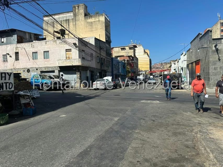 Comercial (Local Comercial) en Alquiler en Catia, Distrito Metropolitano - 11