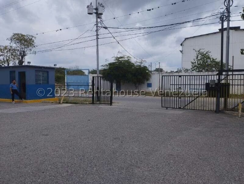 Comercial (Galpon - Deposito) en Venta en Zona Industrial 2, Lara - 2