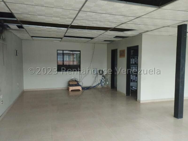 Comercial (Galpon - Deposito) en Venta en Zona Industrial 2, Lara - 12