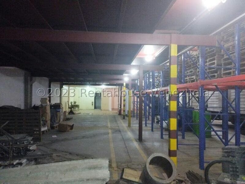 Comercial (Galpon - Deposito) en Venta en Zona Industrial 2, Lara - 21