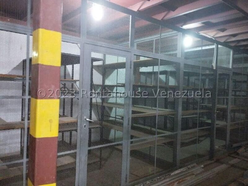 Comercial (Galpon - Deposito) en Venta en Zona Industrial 2, Lara - 22