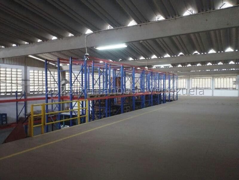 Comercial (Galpon - Deposito) en Venta en Zona Industrial 2, Lara - 25