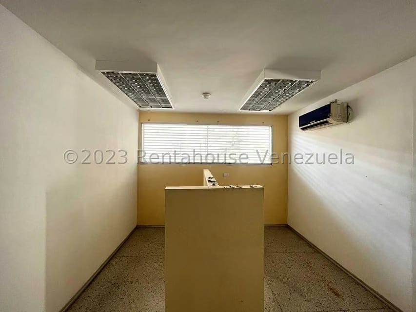 Comercial (Local Comercial) en Venta en Zona Oeste, Lara - 13