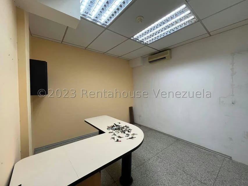 Comercial (Local Comercial) en Venta en Zona Oeste, Lara - 14