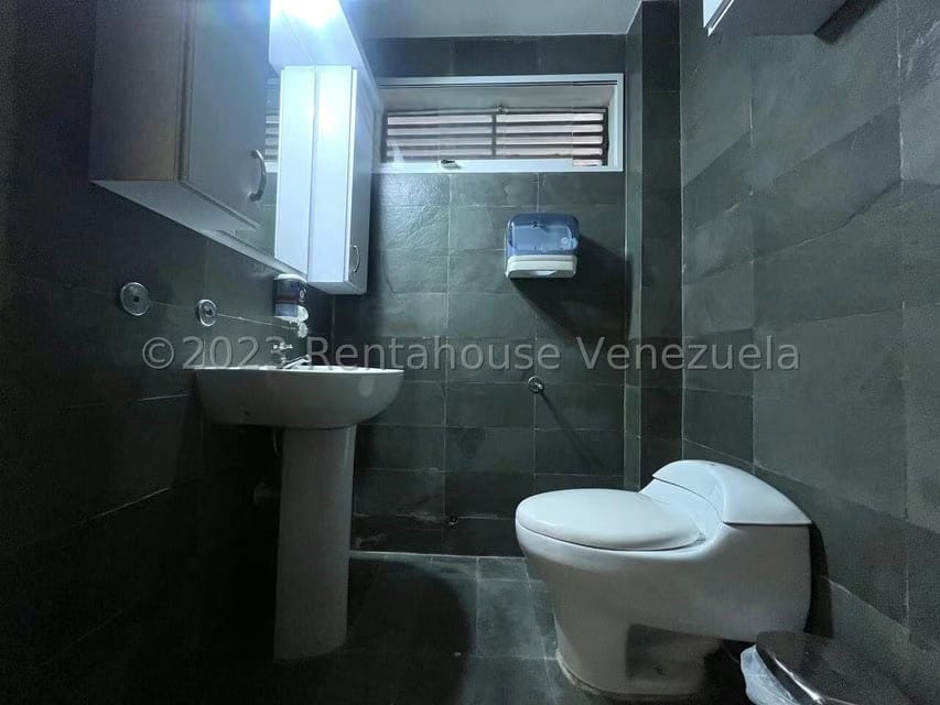 Comercial (Local Comercial) en Venta en Zona Oeste, Lara - 21