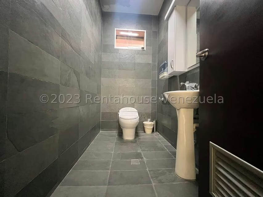 Comercial (Local Comercial) en Venta en Zona Oeste, Lara - 28