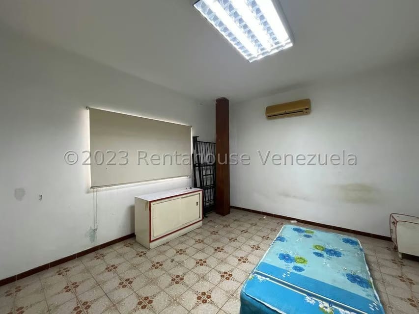 Comercial (Local Comercial) en Venta en Zona Oeste, Lara - 32