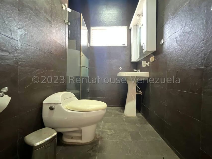 Comercial (Local Comercial) en Venta en Zona Oeste, Lara - 33