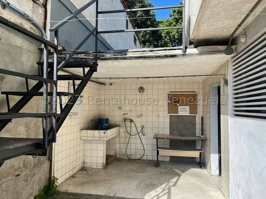 Comercial (Local Comercial) en Venta en Zona Oeste, Lara - 35