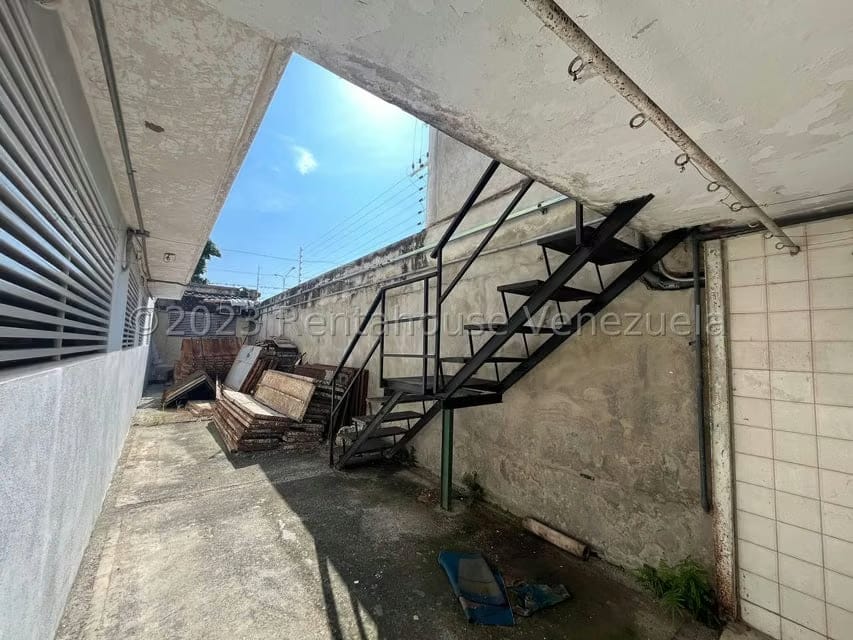 Comercial (Local Comercial) en Venta en Zona Oeste, Lara - 36