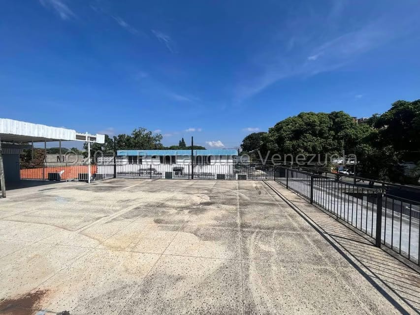 Comercial (Local Comercial) en Venta en Zona Oeste, Lara - 37