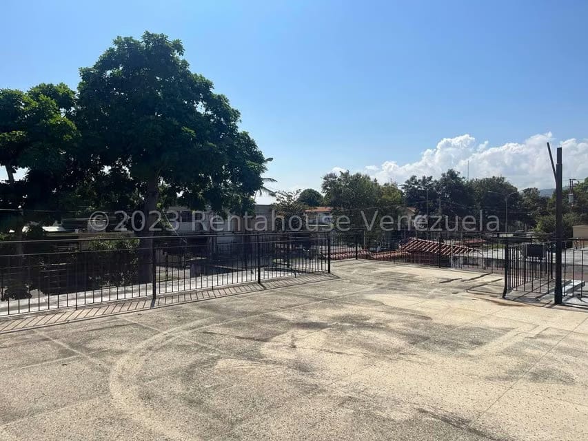 Comercial (Local Comercial) en Venta en Zona Oeste, Lara - 41