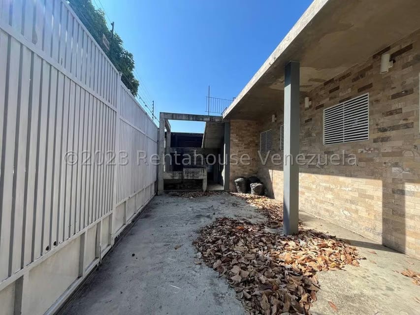 Comercial (Local Comercial) en Venta en Zona Oeste, Lara - 51