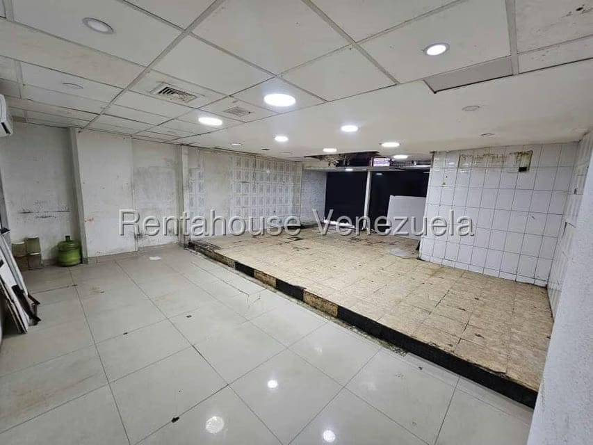 Comercial (Local Comercial) en Alquiler en Prados del Este, Distrito Metropolitano - 12