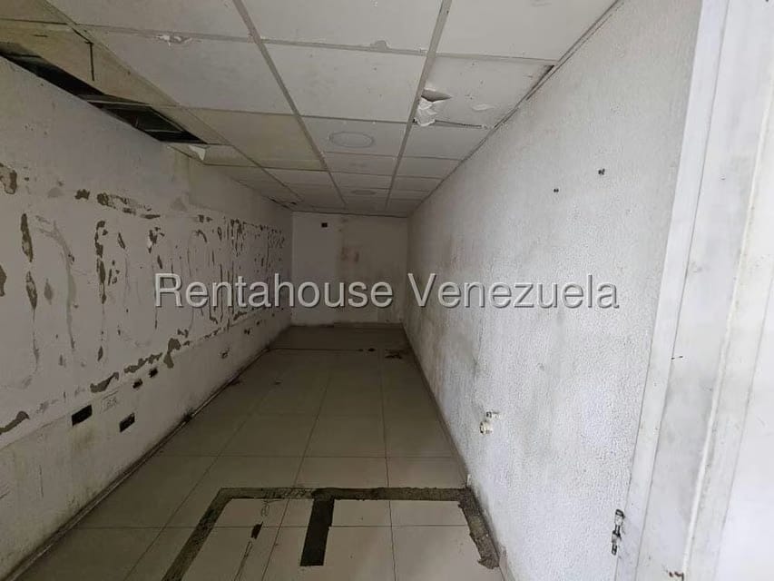 Comercial (Local Comercial) en Alquiler en Prados del Este, Distrito Metropolitano - 15
