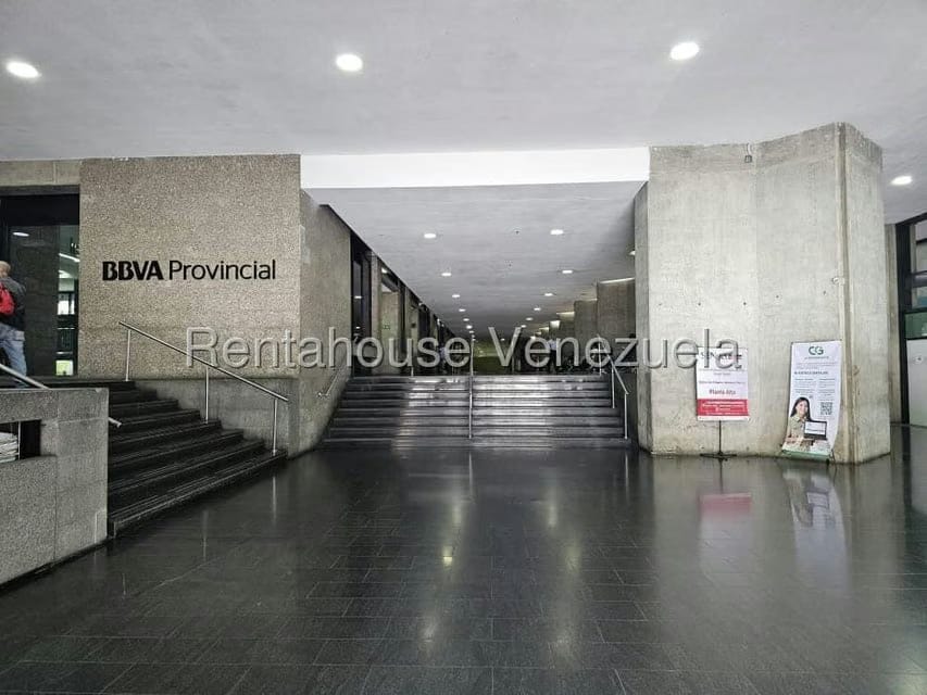 Comercial (Local Comercial) en Alquiler en Prados del Este, Distrito Metropolitano - 18