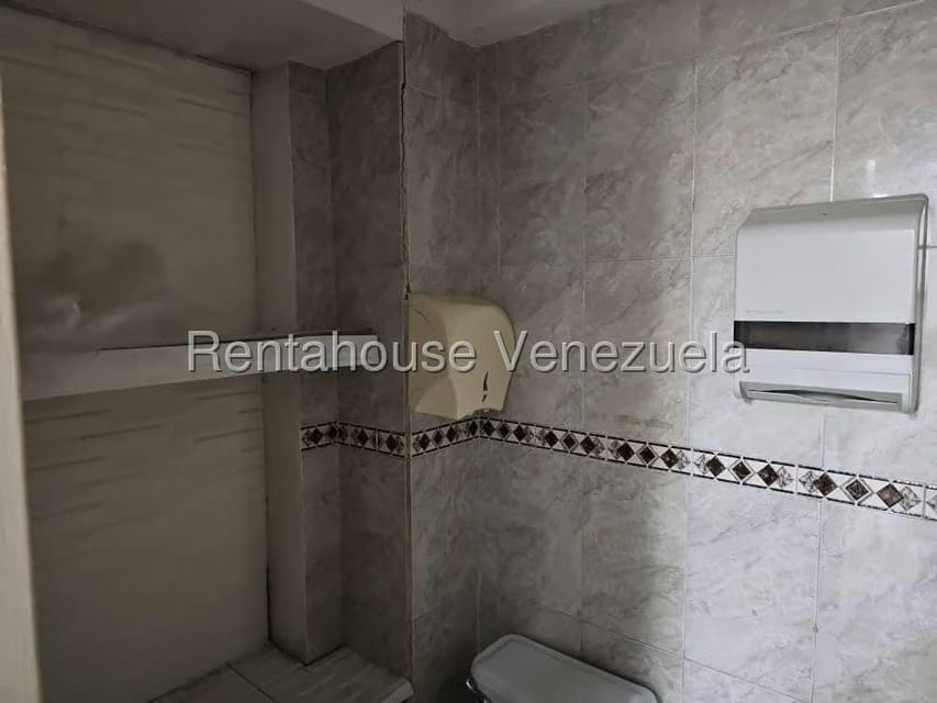 Comercial (Local Comercial) en Alquiler en Prados del Este, Distrito Metropolitano - 7