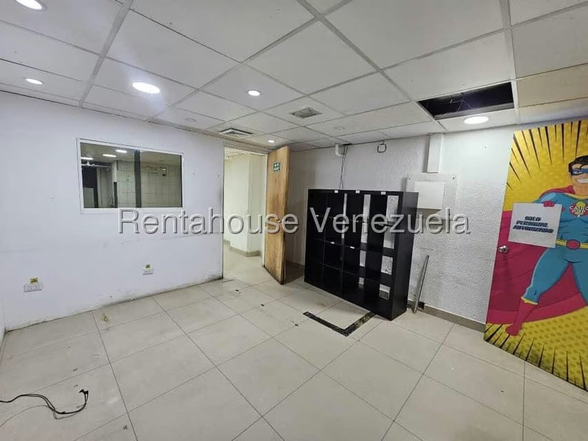 Comercial (Local Comercial) en Alquiler en Prados del Este, Distrito Metropolitano - 9