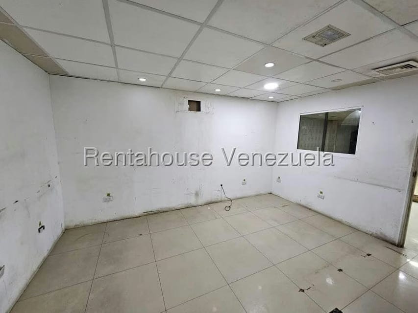 Comercial (Local Comercial) en Alquiler en Prados del Este, Distrito Metropolitano - 10