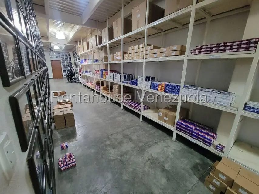 Comercial (Edificio) en Venta en Puente Hierro, Distrito Metropolitano - 12