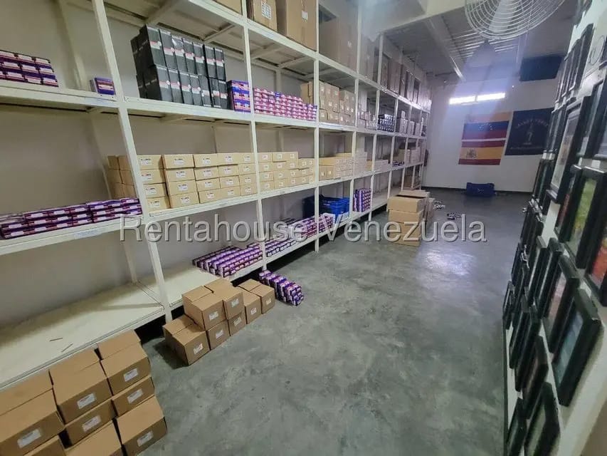 Comercial (Edificio) en Venta en Puente Hierro, Distrito Metropolitano - 17