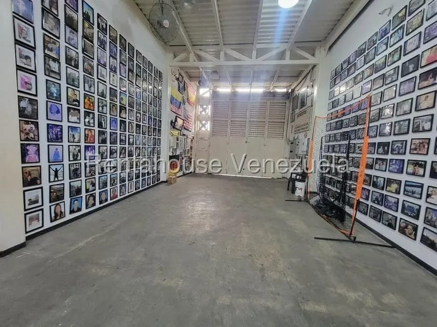 Comercial (Edificio) en Venta en Puente Hierro, Distrito Metropolitano - 9
