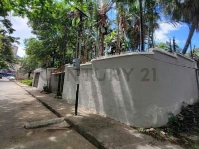 INVERSIONISTA Venta de casa para uso comercial en Av. Bolívar Norte - 3